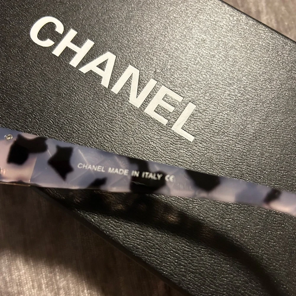Women’s CHANEL Oval Sunglasses NEW